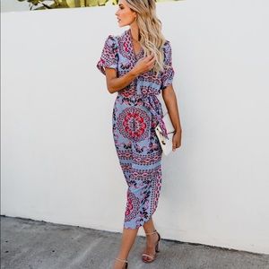 Beautiful patterned Midi dress✨